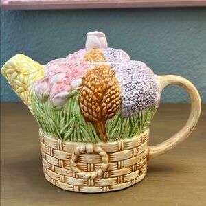 Vintage 1992 CBK LTD Basket Teapot